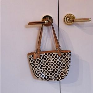 Like New: Authentic Coach Shoulder Bag